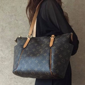 💎✨BEAUTIFUL✨💎Authentic Louis Vuitton Totally PM Tote Bag